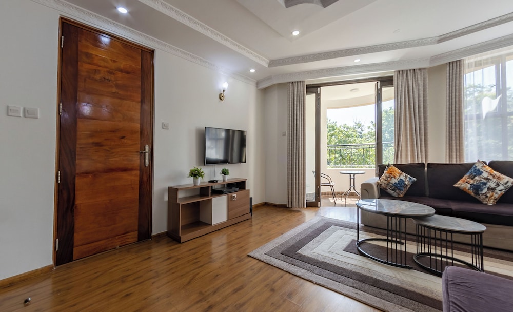 Family Apartment, 4 Bedrooms, Garden View photo 1