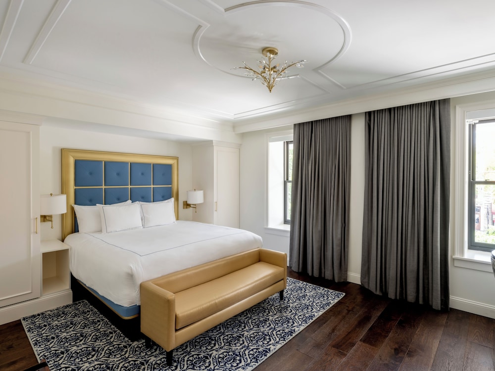 Deluxe Room, 1 King Bed