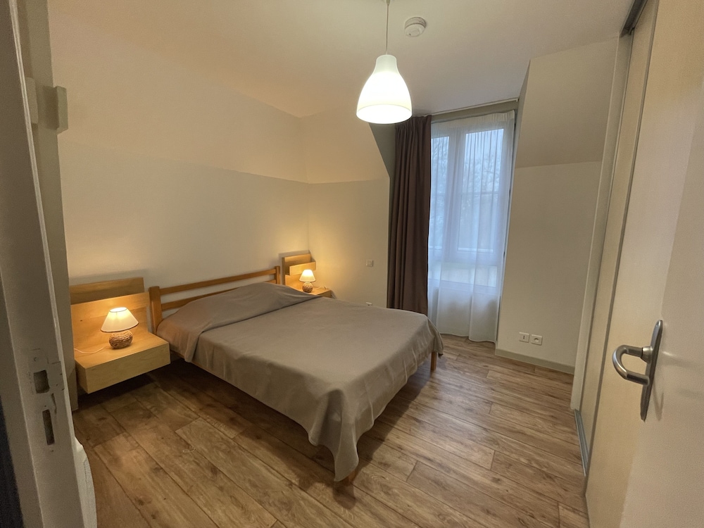 Apartment (Iris)