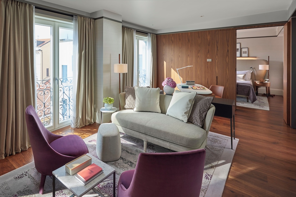 Deluxe Suite, 1 King Bed