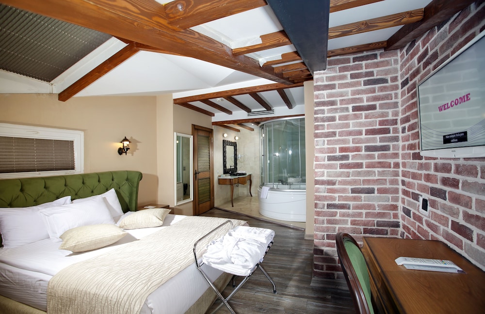 Exclusive Suite, 1 King Bed, Terrace, City View photo 3