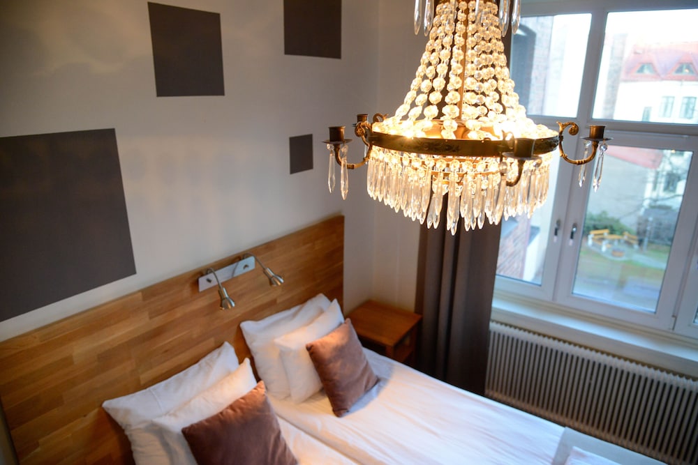 Standard Double or Twin Room - Photo 27