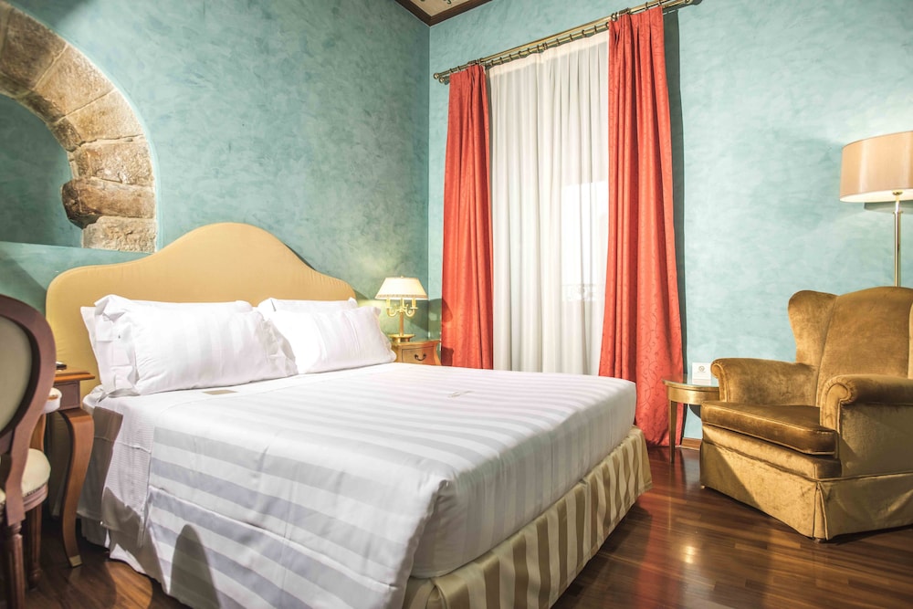 Deluxe Room (Tower with Jacuzzi)