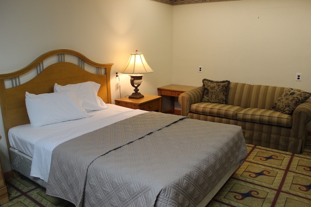 Suite, 2 Queen Beds photo 3