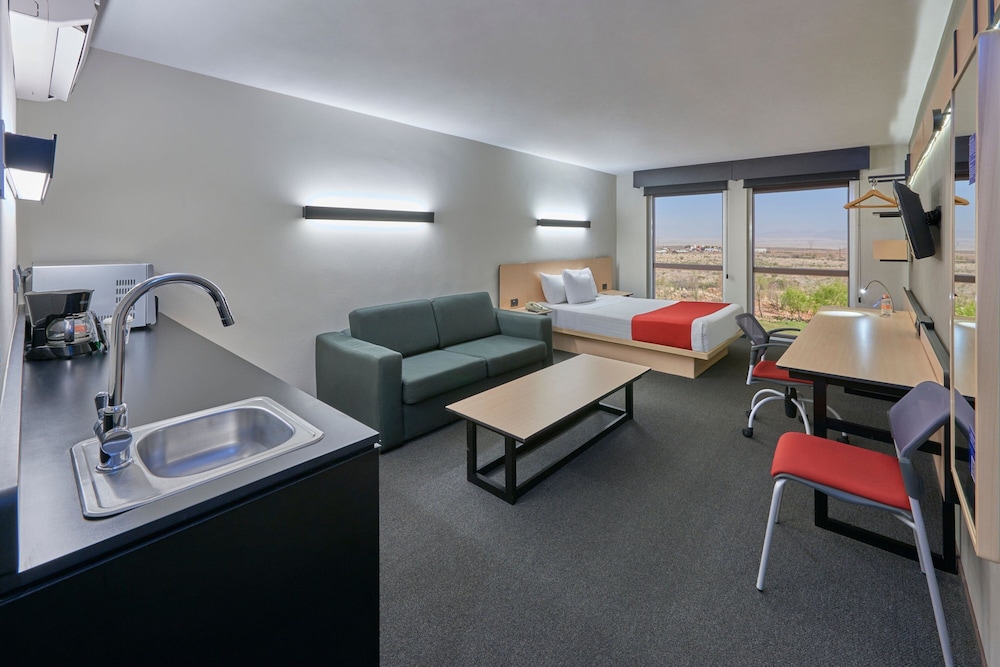 Suite, 1 Bedroom photo 3