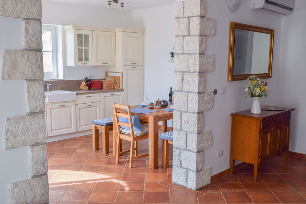 Classic Villa, Multiple Beds, Non Smoking, Partial Sea View photo 2