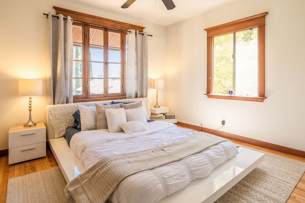House (2 Bedrooms)