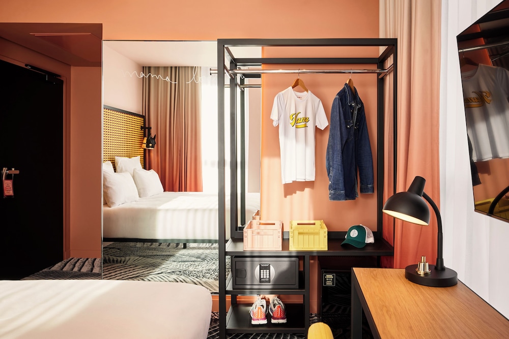 Room, 1 Double Bed (Medium) - Photo 2