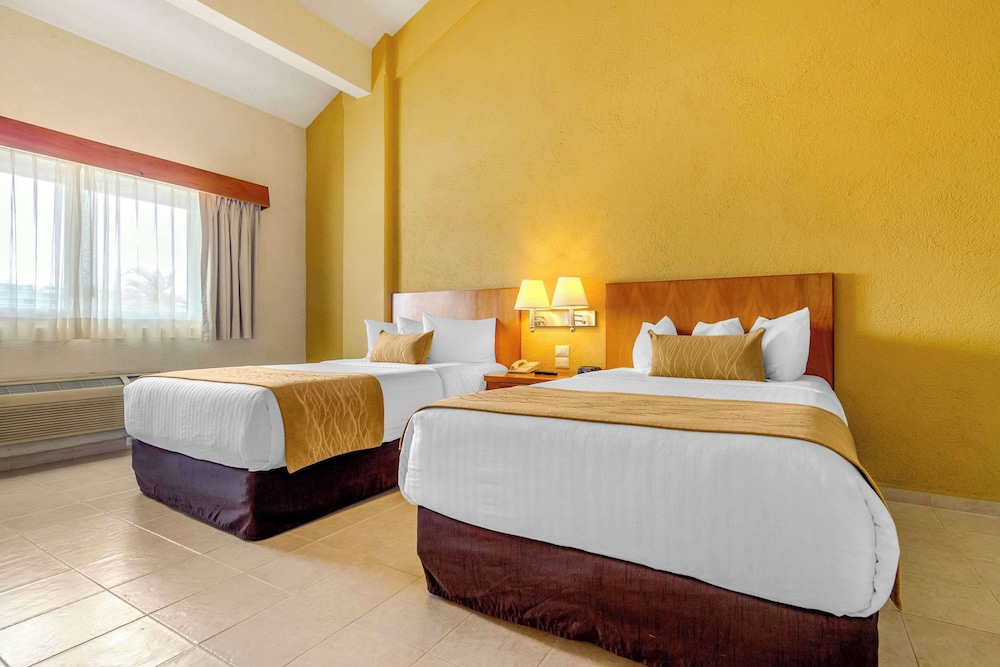 Suite, Non Smoking (2 Rooms, 2 Double beds with Sofa bed) - Photo 3