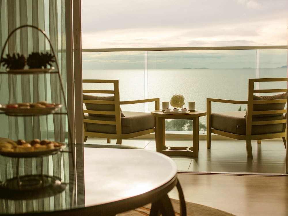 Executive Suite, 1 King Bed, Sea View photo 3