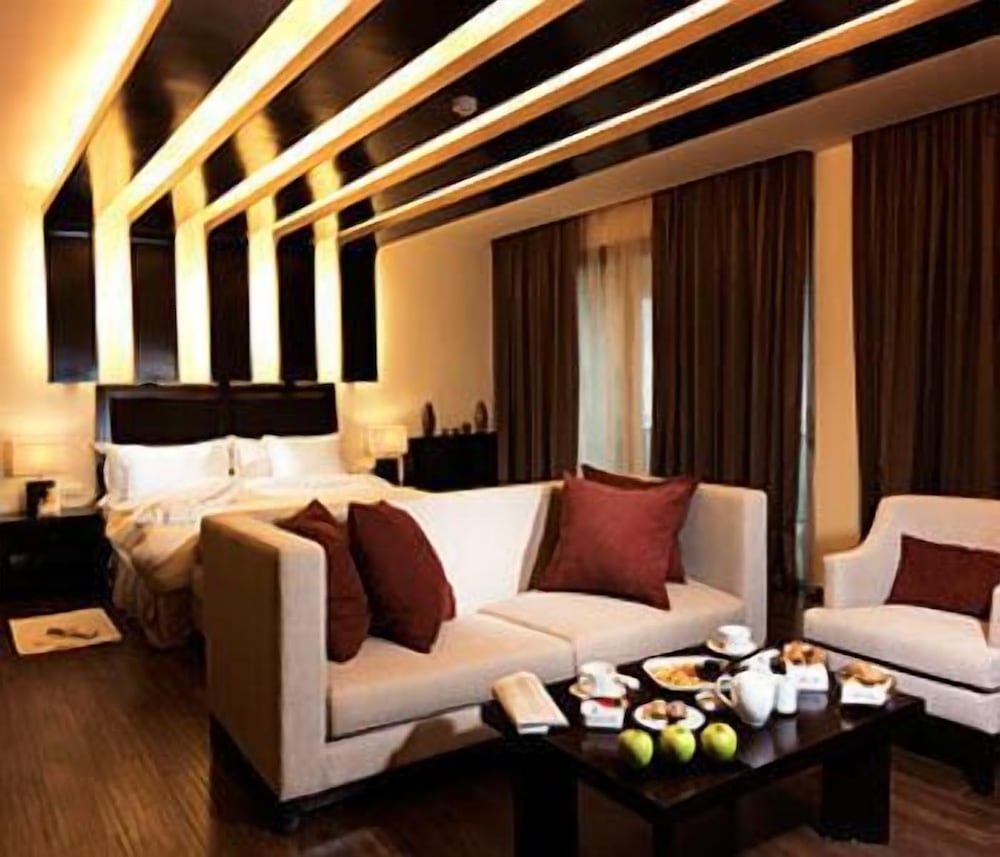 Deluxe Suite photo 2