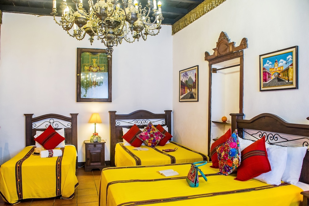 Comfort Triple Room, Private Bathroom, Courtyard Area photo 2