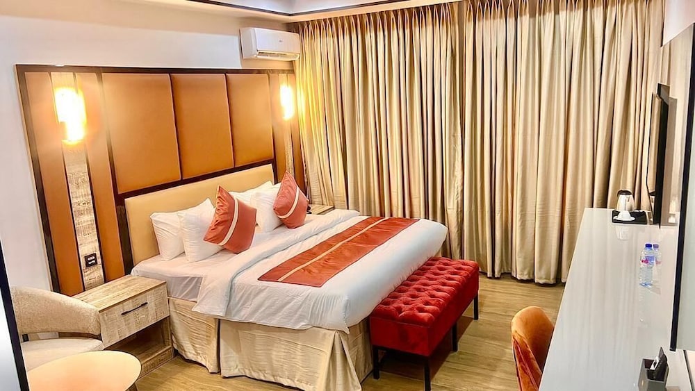 Executive Room