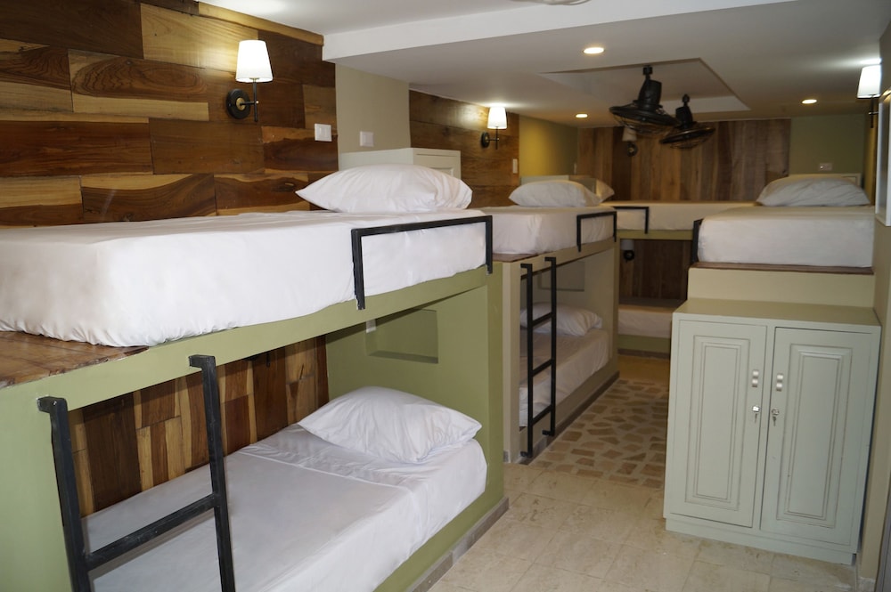 Classic Shared Dormitory, Mixed Dorm, 2 Bathrooms photo 1