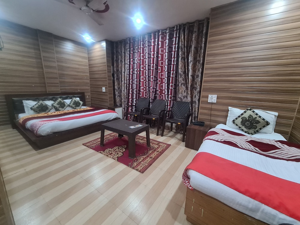 Deluxe Quadruple Room, Multiple Beds, Non Smoking photo 2