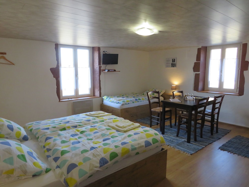 Standard Quadruple Room, Ensuite (Doubs) - Photo 2