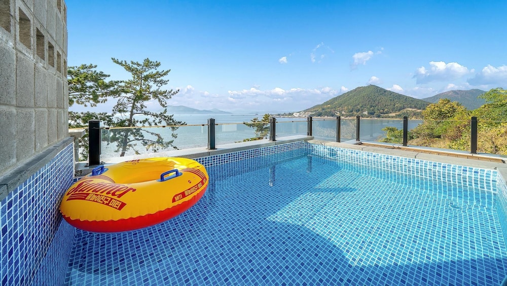Basic Room, 1 Bedroom (101(Poolvilla, Ocean view)) photo 1
