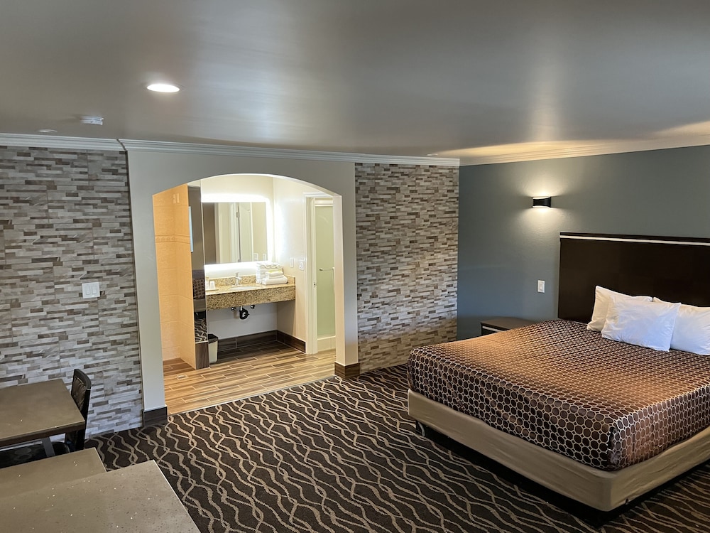 Jetted Spa Suite, 1 King Bed(Non-Smoking) - Photo 7