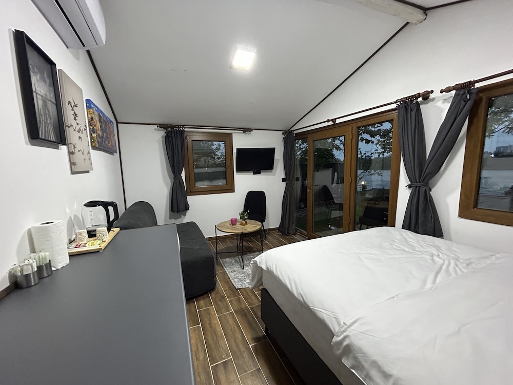 Elite Cabin photo 1