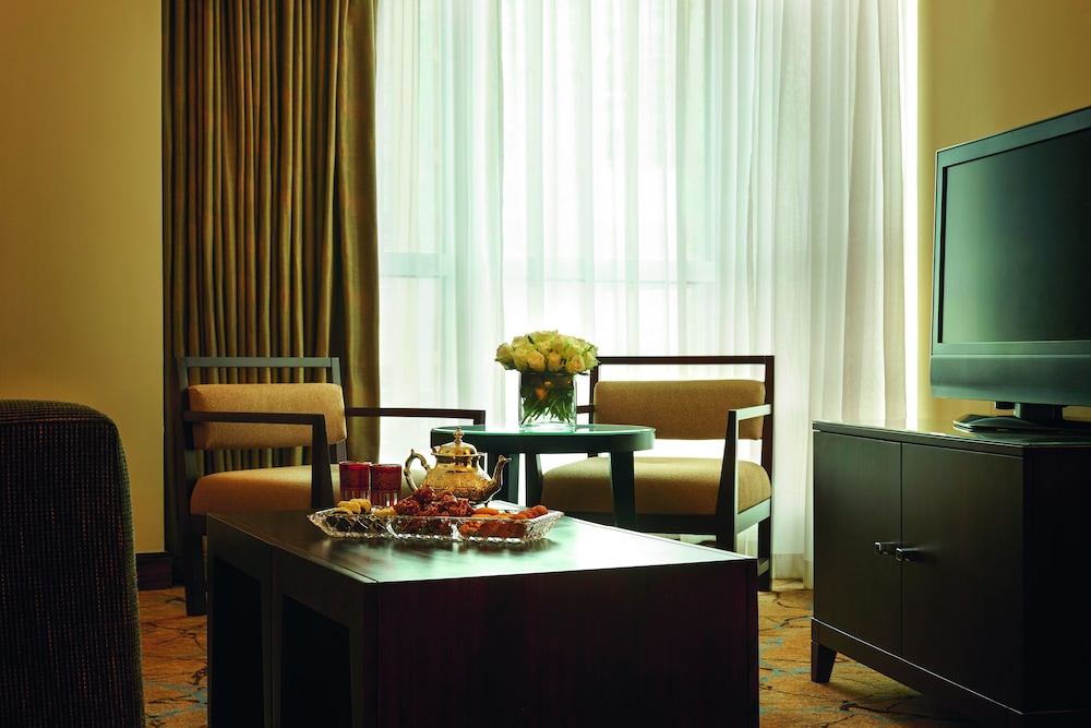 Deluxe Suite, 1 King Bed - Photo 3