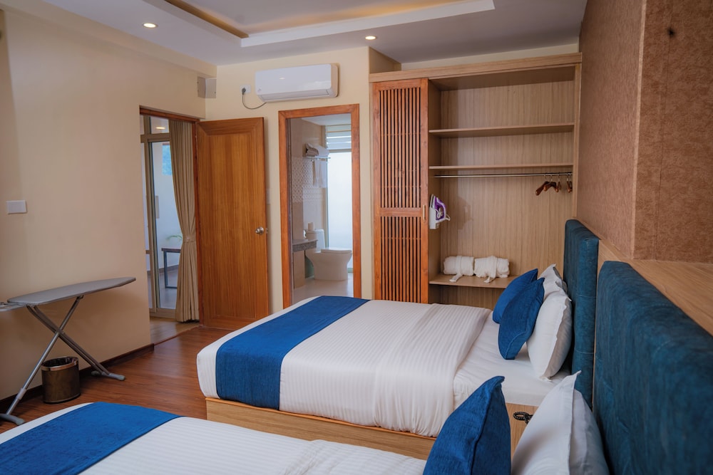 Suite - Photo 3