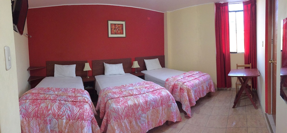 Economy Triple Room photo 1