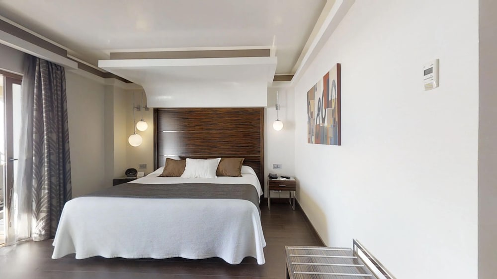 Superior Triple Room, Sea View - Photo 2