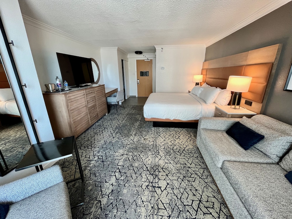 Room, 1 King Bed with Sofa bed, Balcony, Partial Ocean View - Photo 16