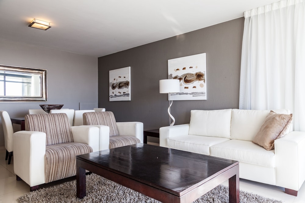 Three Bedroom Luxury Suite - 6 Sleeper (7) - Photo 1