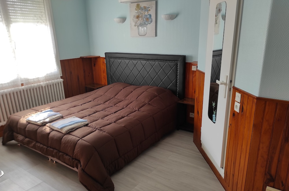 Classic Double Room, 1 King Bed photo 1