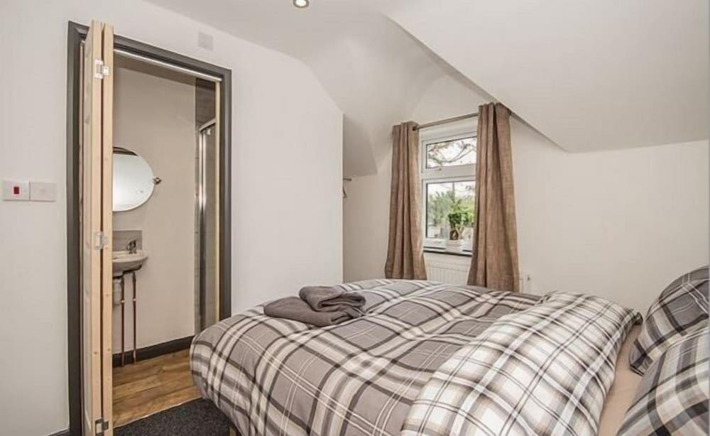 Double Room (No 4) photo 1