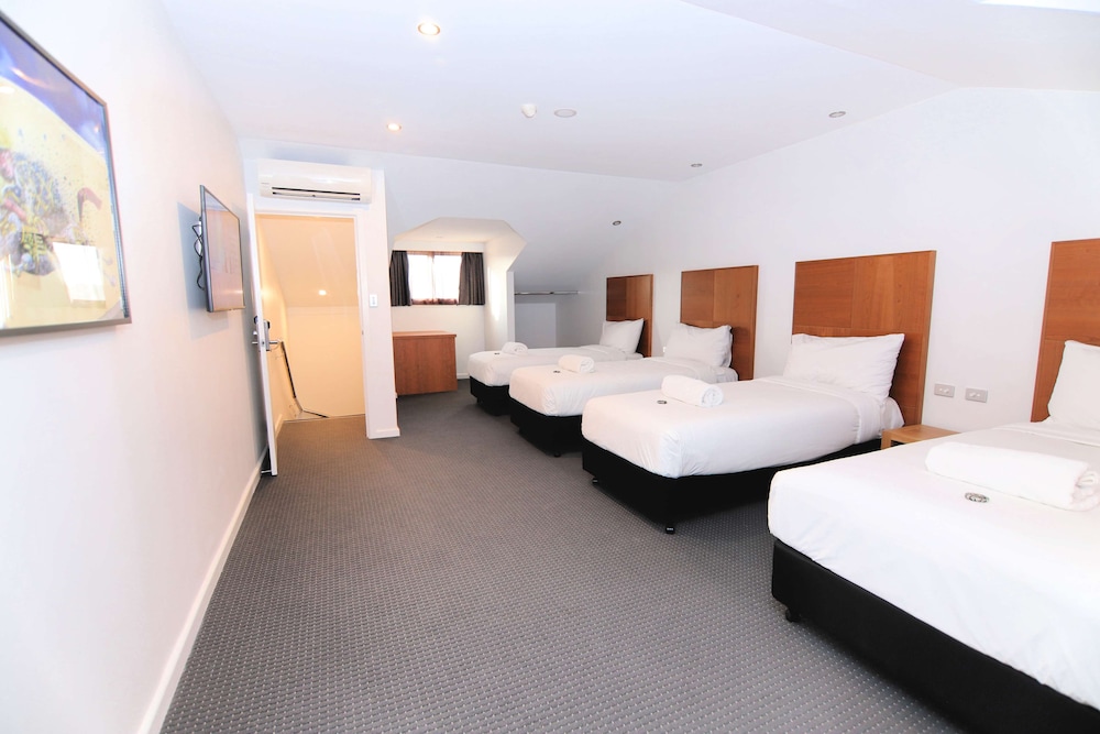 Superior Apartment, Multiple Beds, Non Smoking, Balcony (1st Floor) photo 2