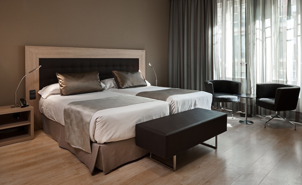 Double Room (Street View)