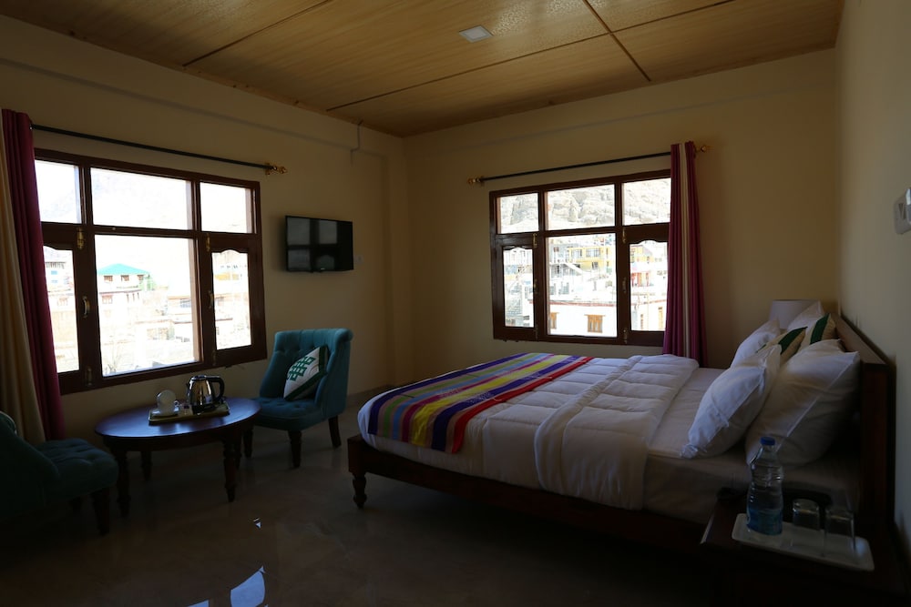 Superior Room, Mountain View