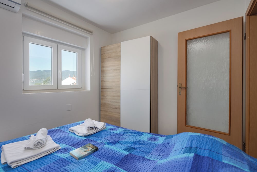 Family Apartment, Multiple Bedrooms (Vikys Place 1)