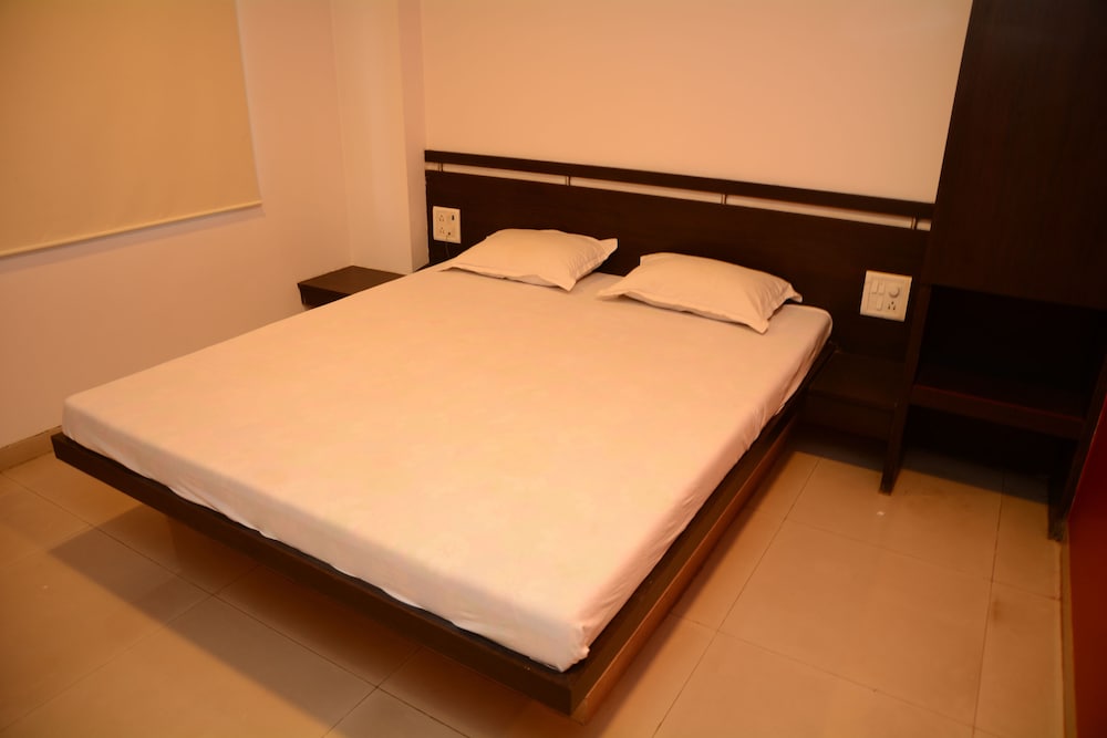 Standard Double Room, 1 Double Bed, Smoking, Garden View