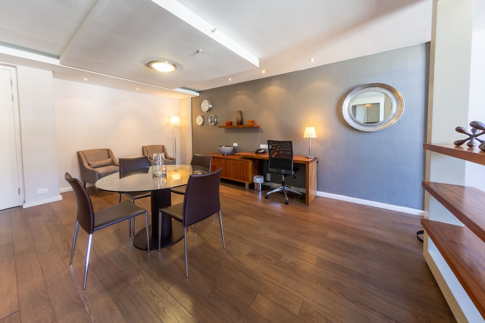 Deluxe Loft, 1 King Bed, Kitchenette photo 1