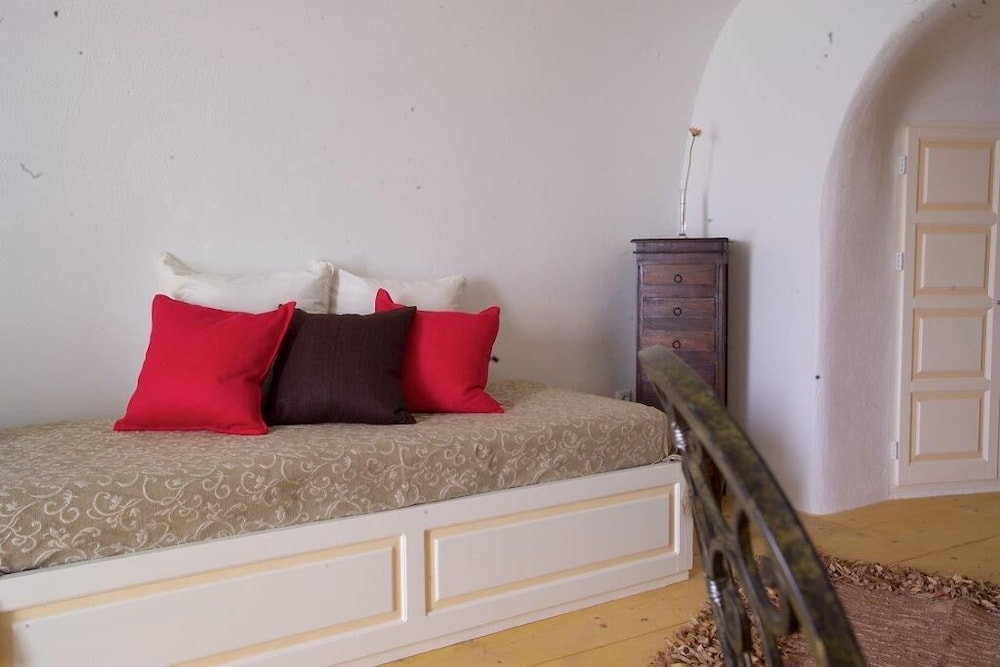Junior Suite (Caldera View) - Photo 2