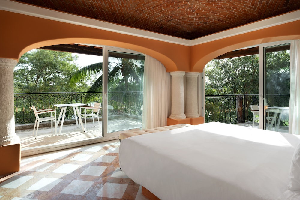 Royal Suite photo 2