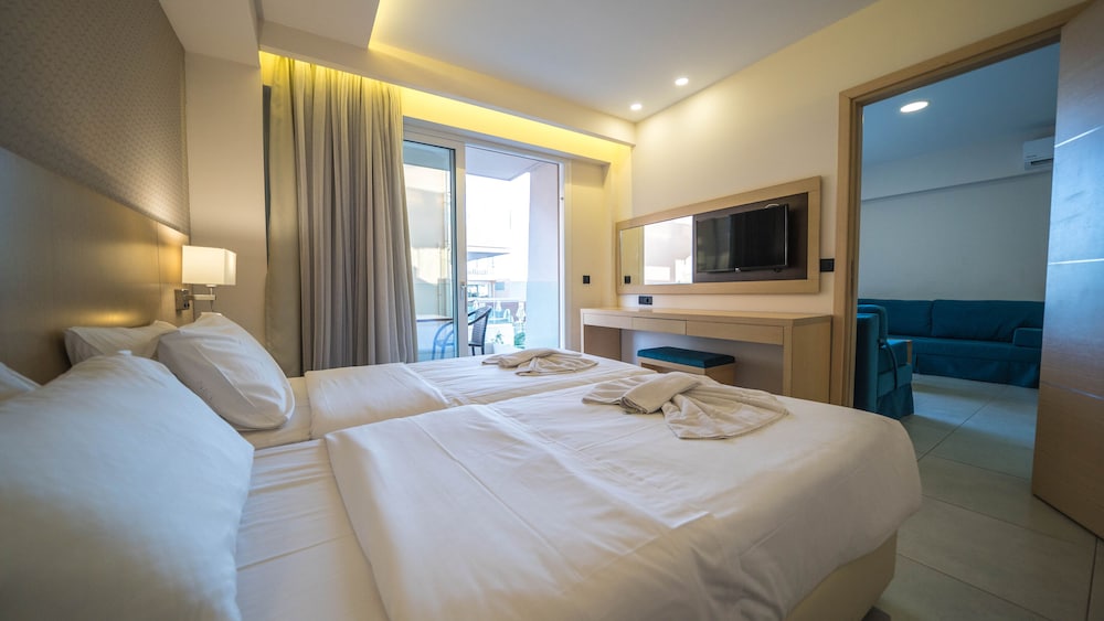 Superior Apartment, 1 Bedroom, Pool View