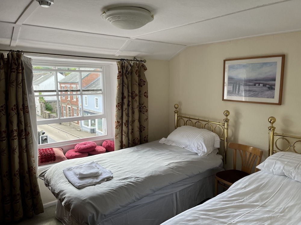 Twin Room, Ensuite photo 3