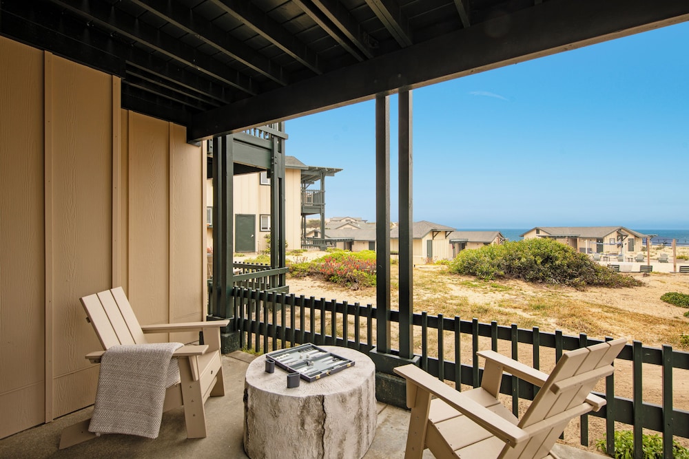 Junior Suite, 1 King Bed with Sofa Bed, Coastal View - Photo 7