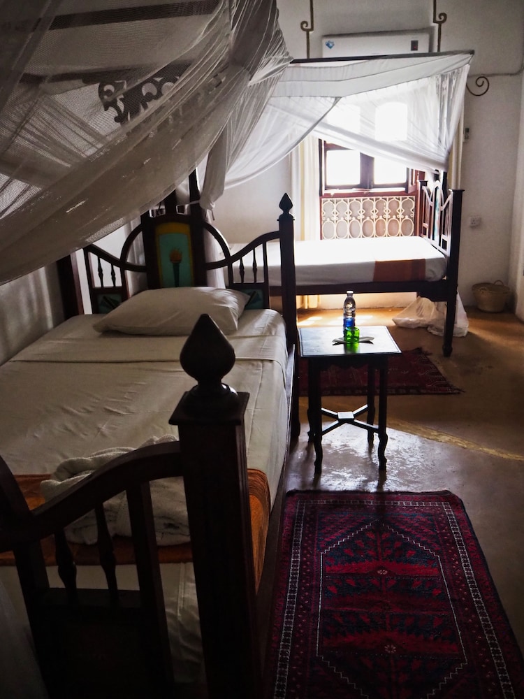 Standard Twin Room, 2 Twin Beds - Photo 2