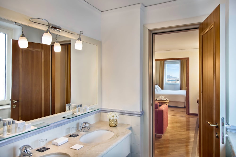 Suite, 1 Bedroom thumbnail 5