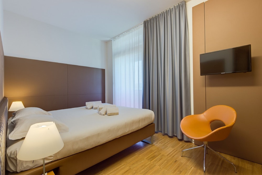 Standard Double Room Single Use photo 3