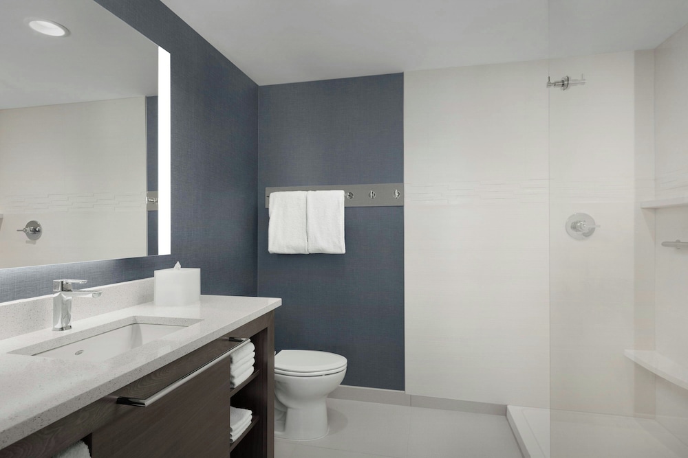 Suite, 1 Bedroom - Photo 7