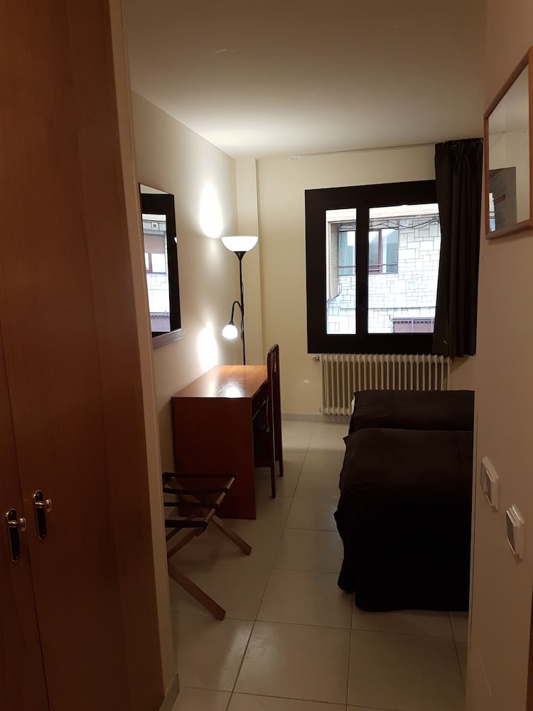Double or Twin Room photo 3