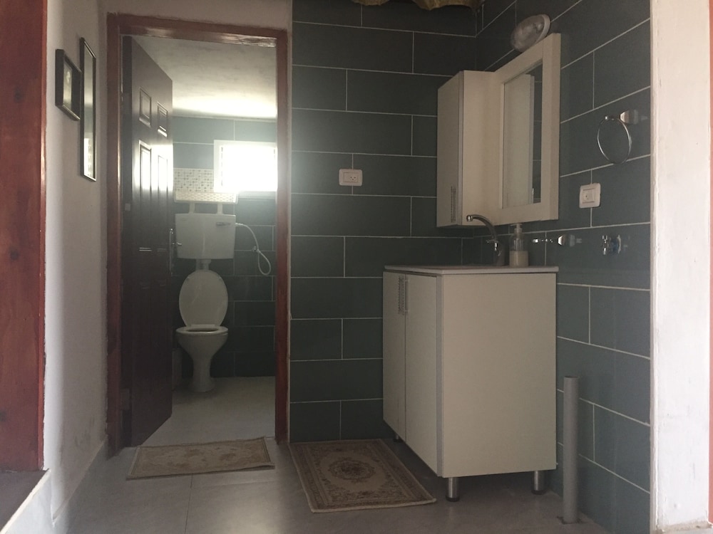 Family House - Photo 24