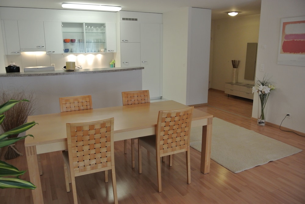 City Apartment photo 3