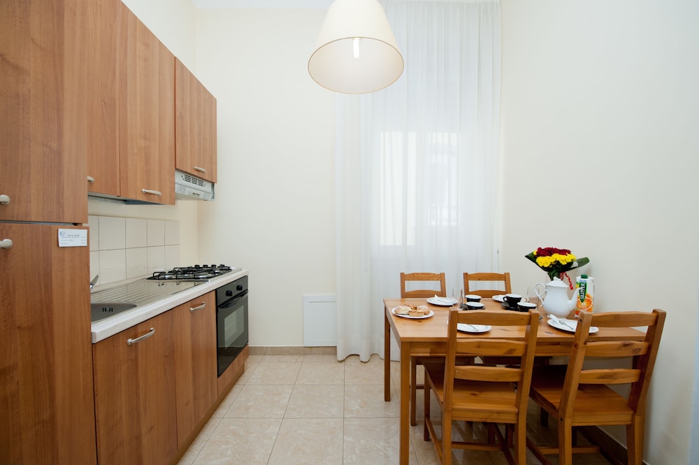 Mirage, Photo 3